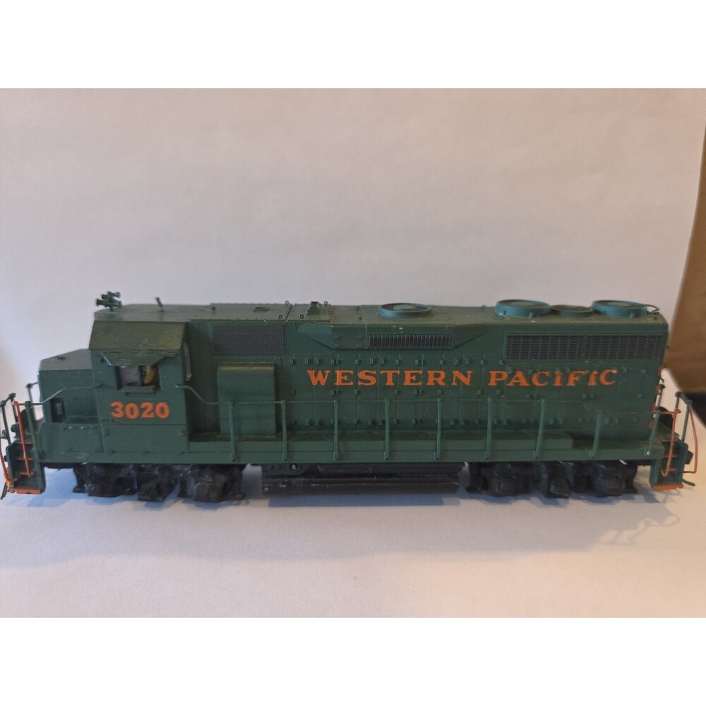 N Scale Atlas Custom Western Pacific GP35  3020 Locomotive Engine